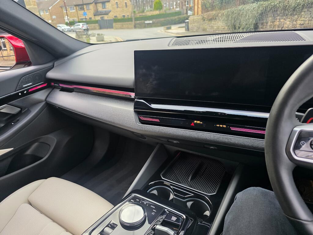 BMW 5 Series - Image 43