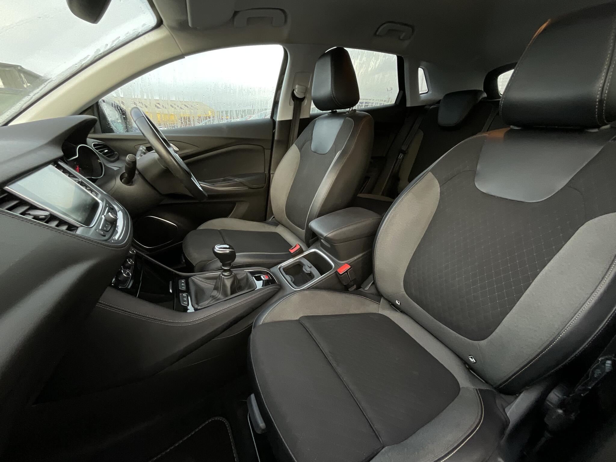 Vauxhall Grandland X - Image 17
