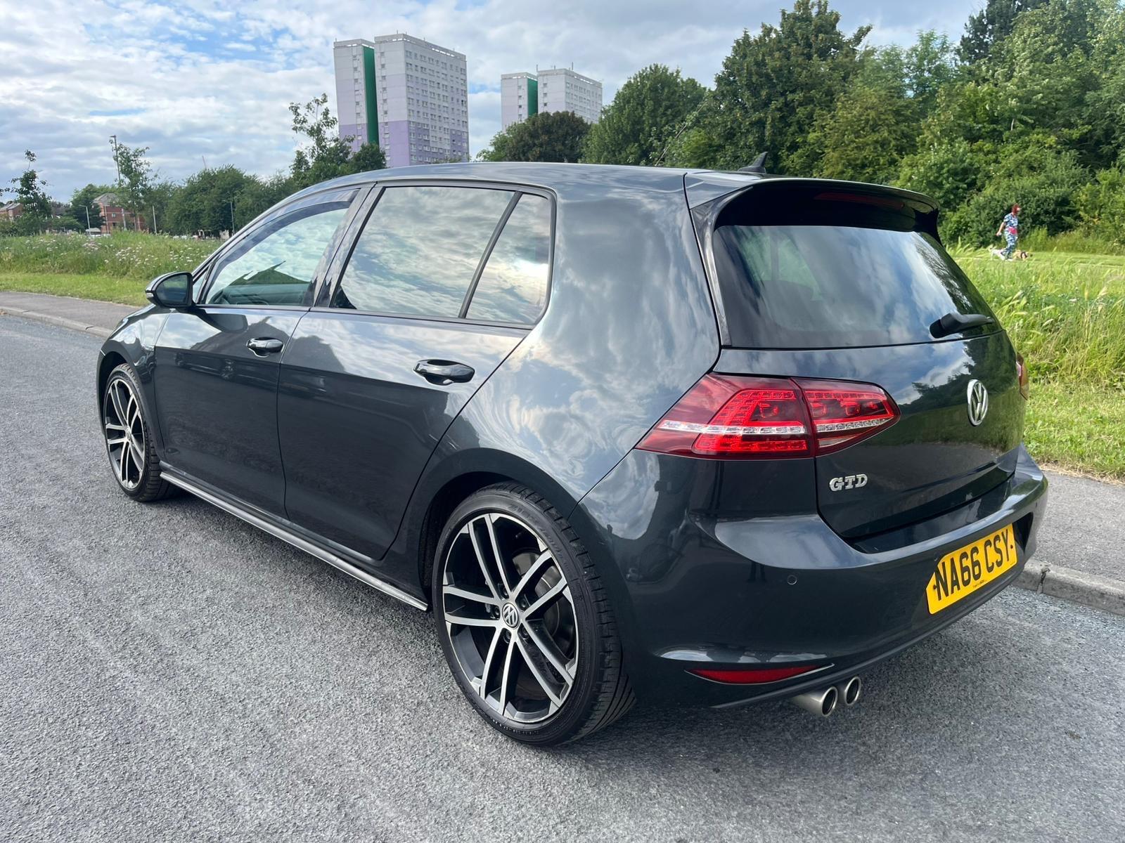Volkswagen Golf - Image 4