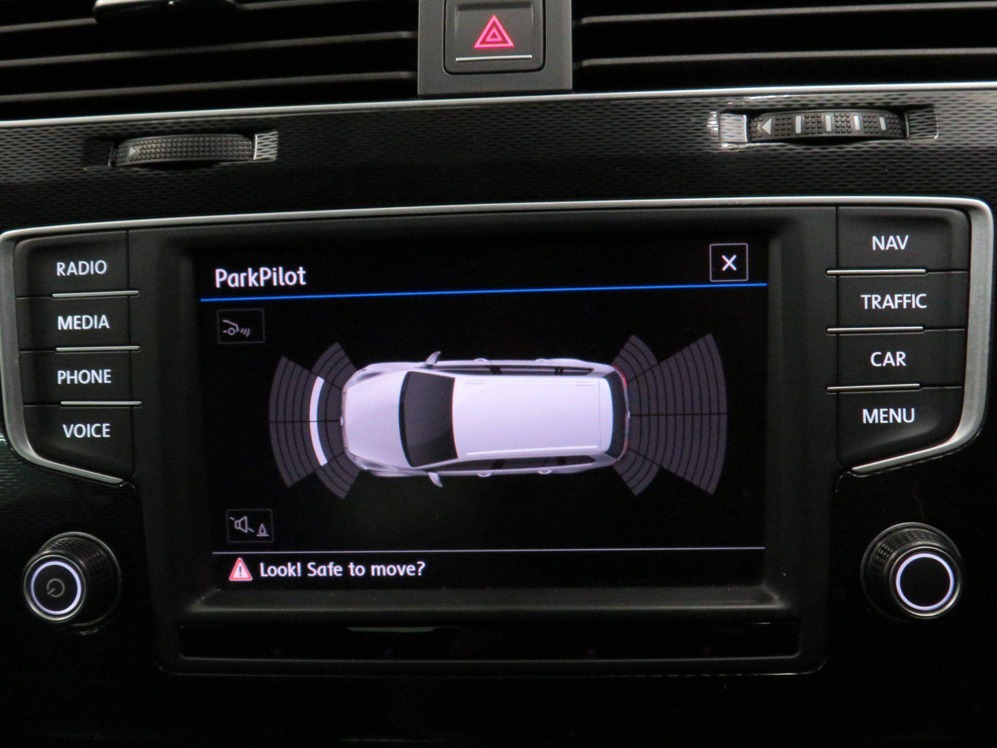 Volkswagen Golf - Image 17