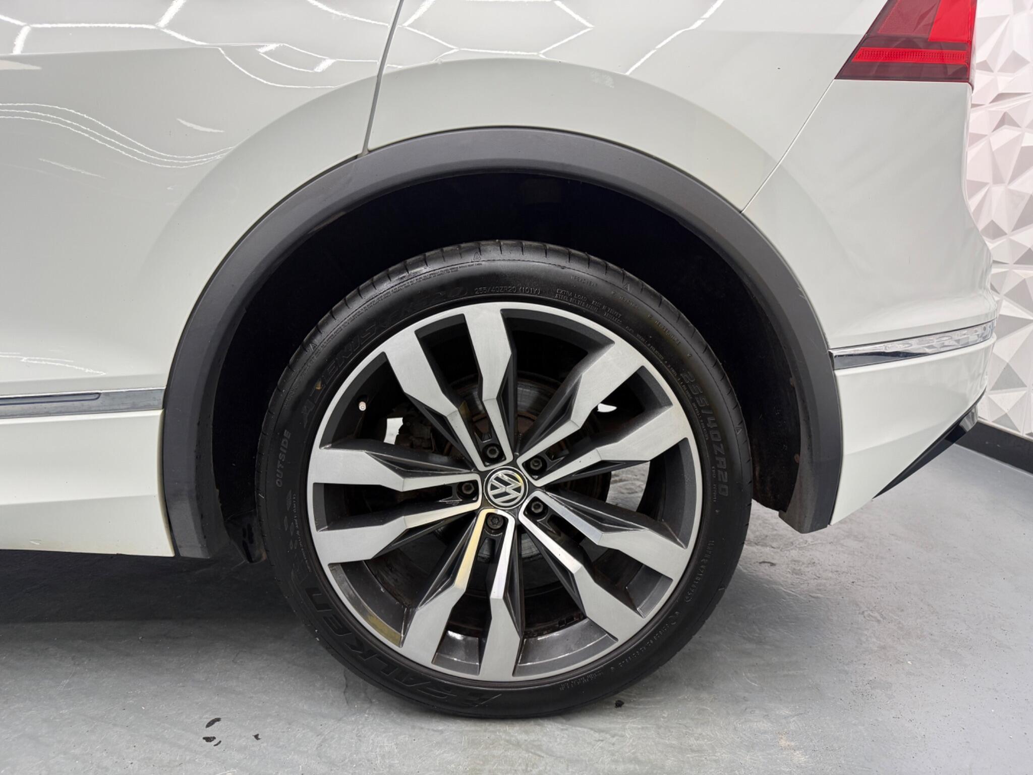 Volkswagen Tiguan - Image 9