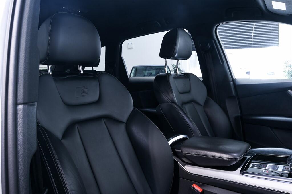 Audi Q7 - Image 12