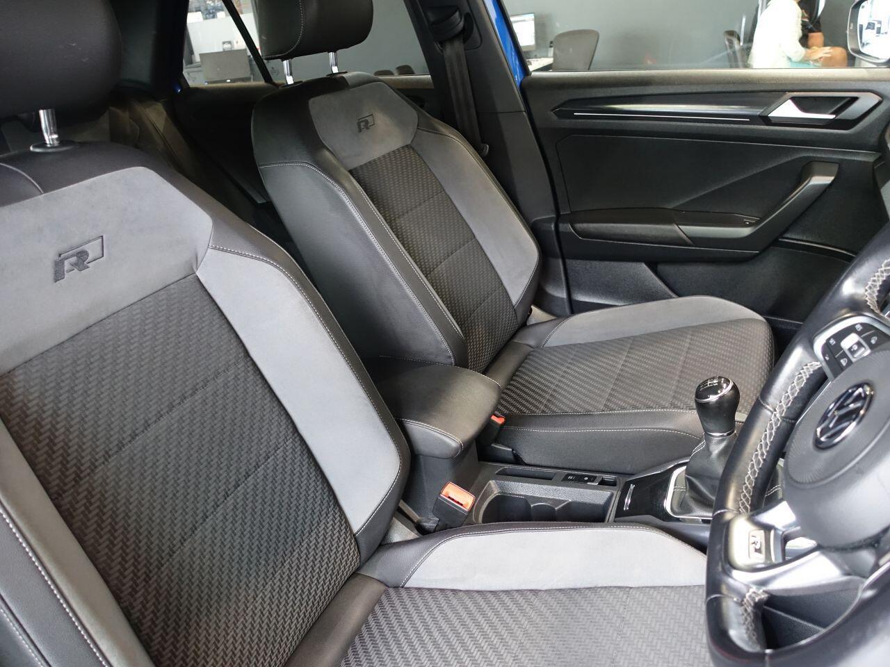 Volkswagen T-Roc - Image 13