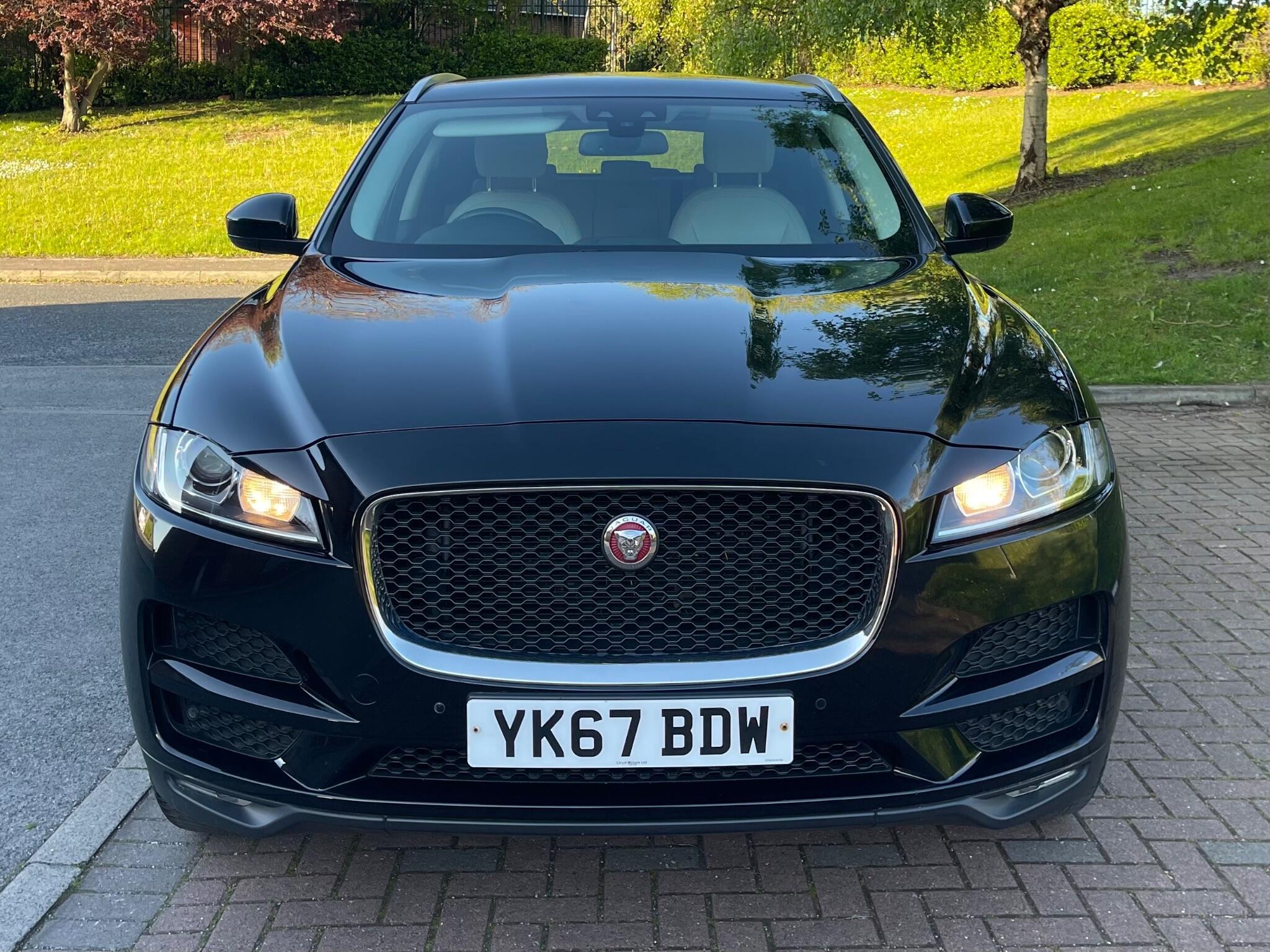 Jaguar F-Pace - Image 2