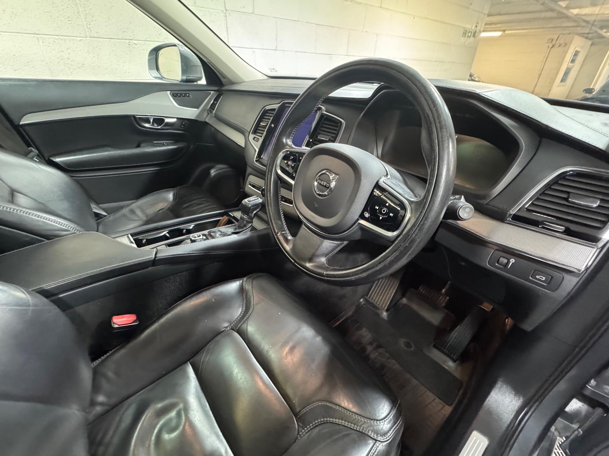 Volvo XC90 - Image 8