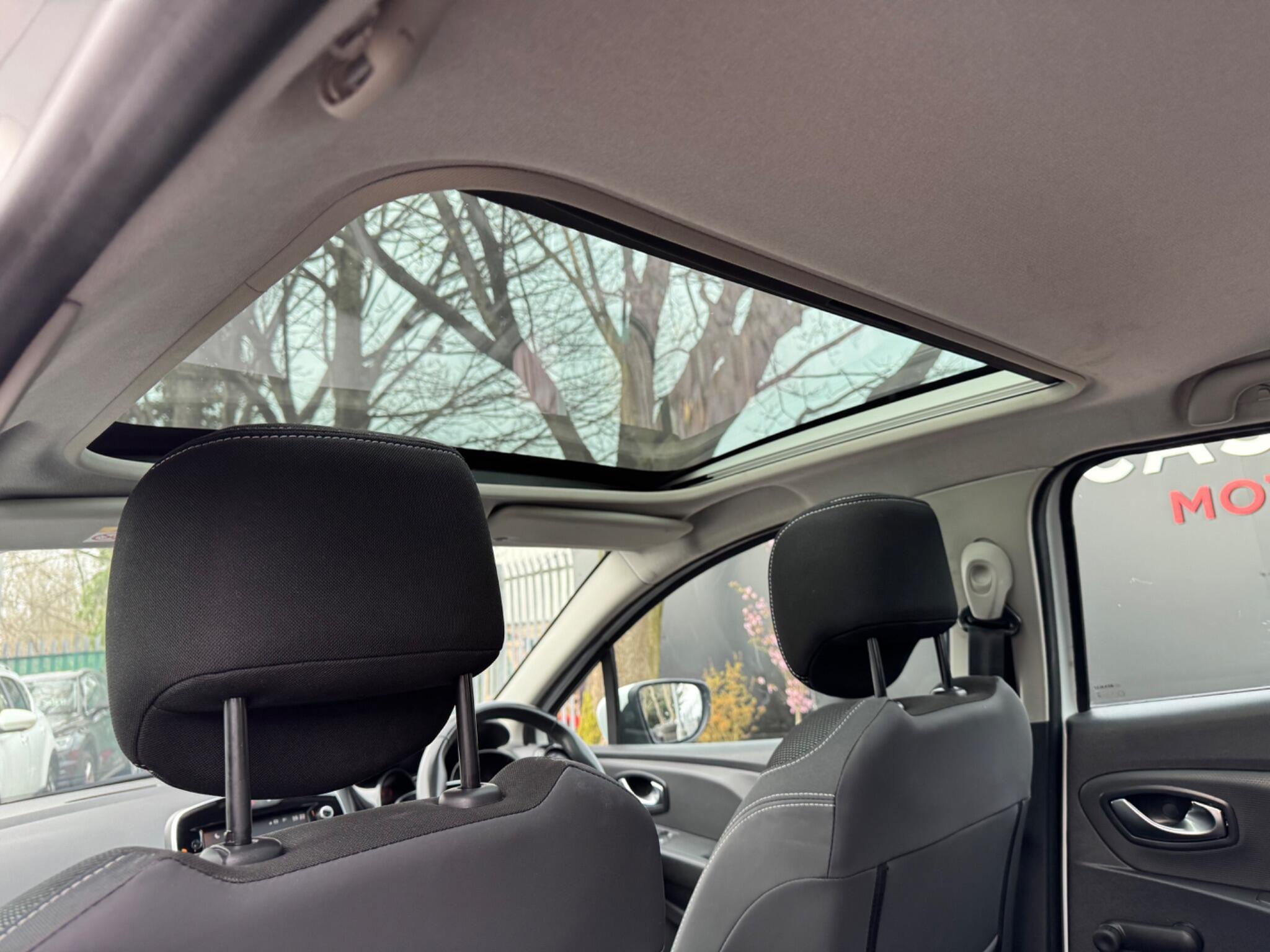 Renault Clio - Image 25