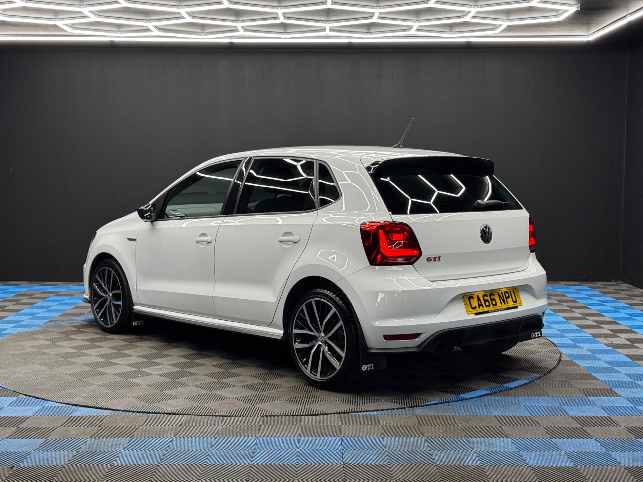 Volkswagen Polo - Image 7