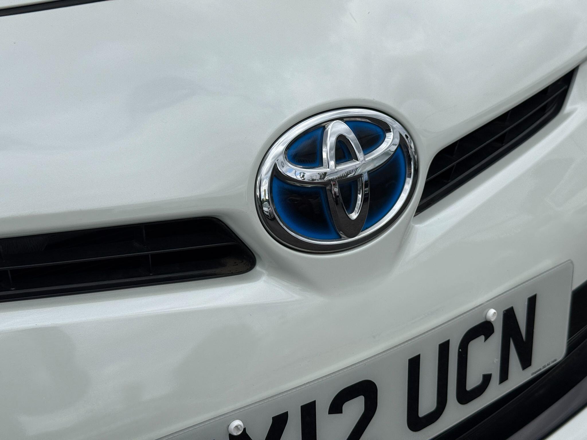 Toyota Prius - Image 7