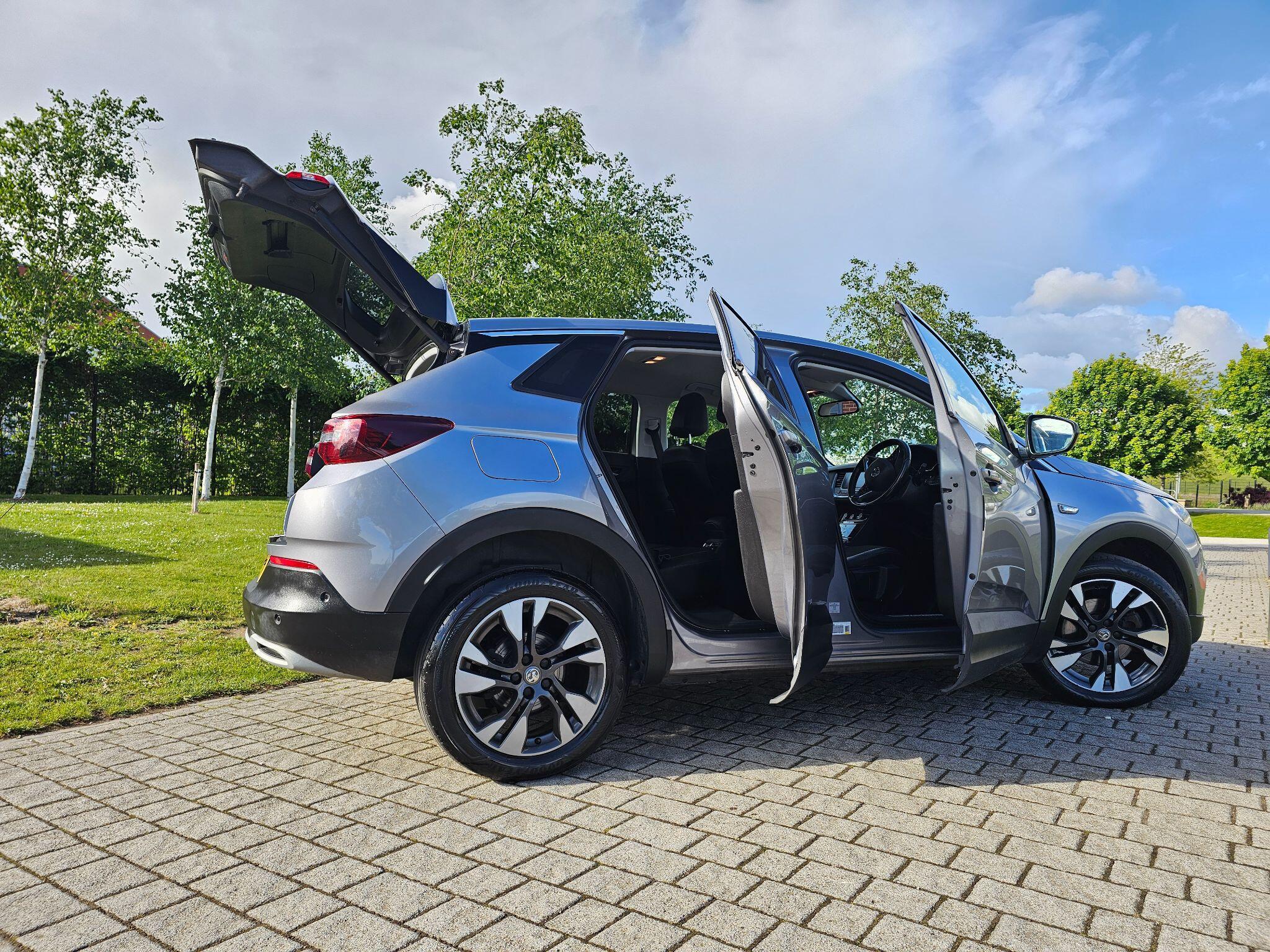 Vauxhall Grandland X - Image 9