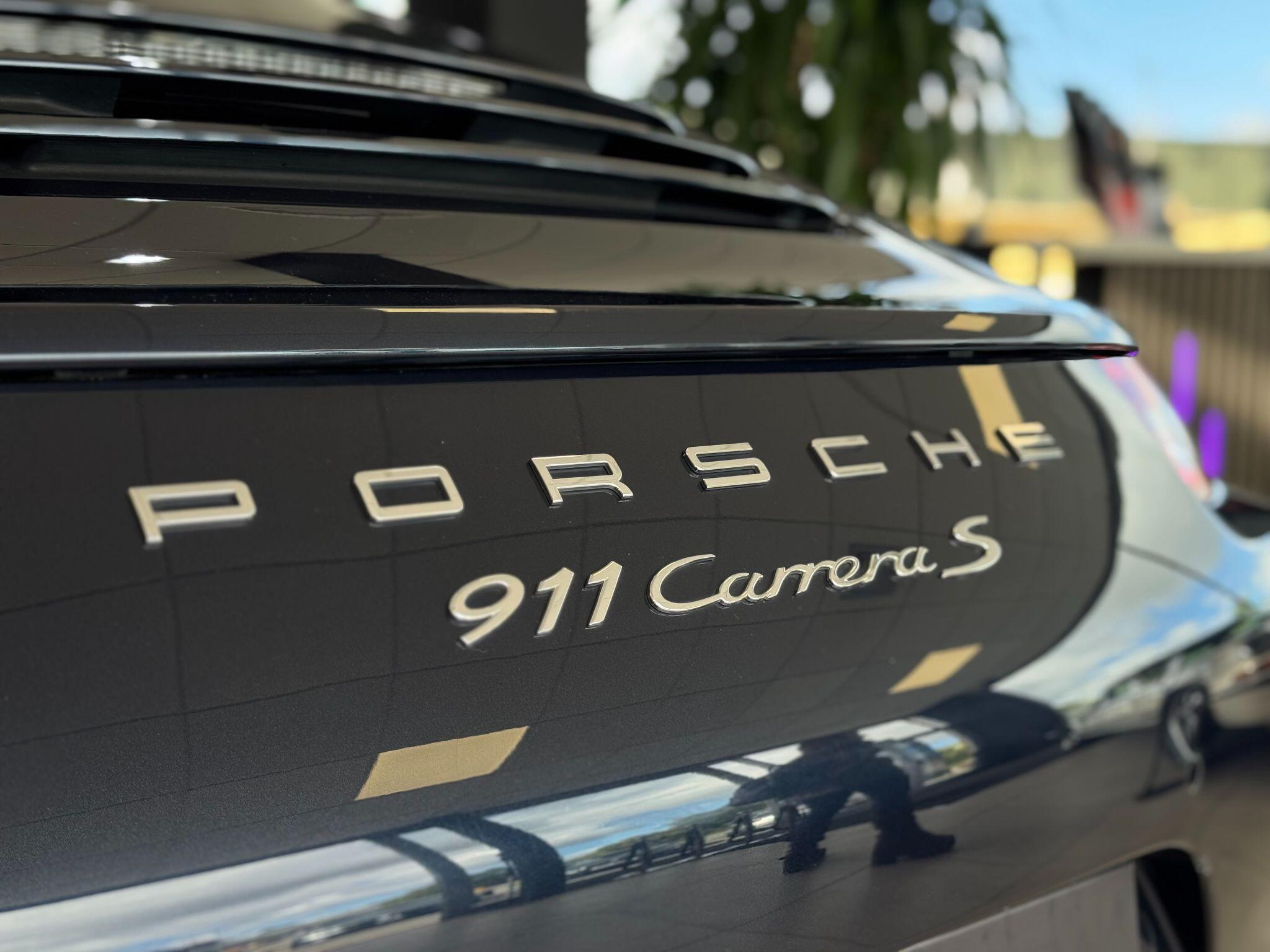 Porsche 911 - Image 17