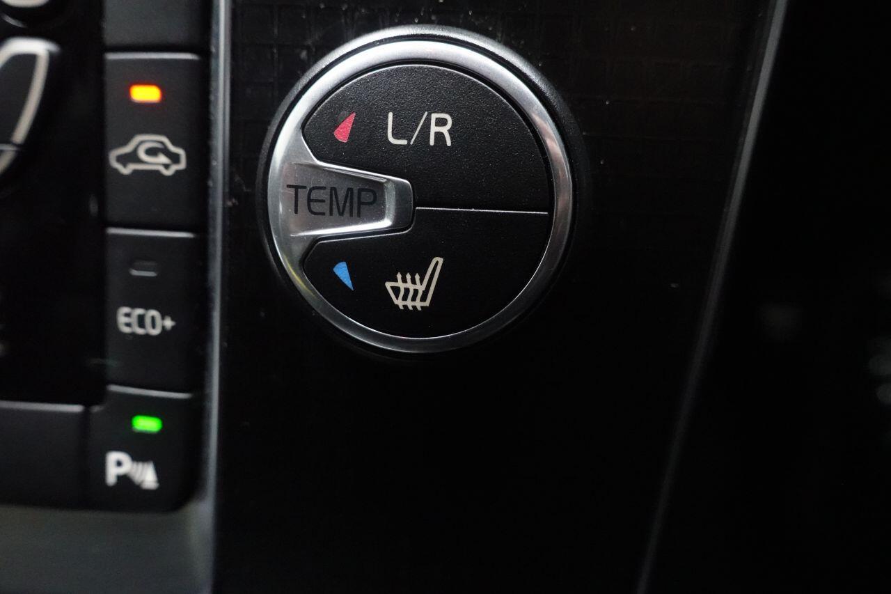 Volvo V40 - Image 10