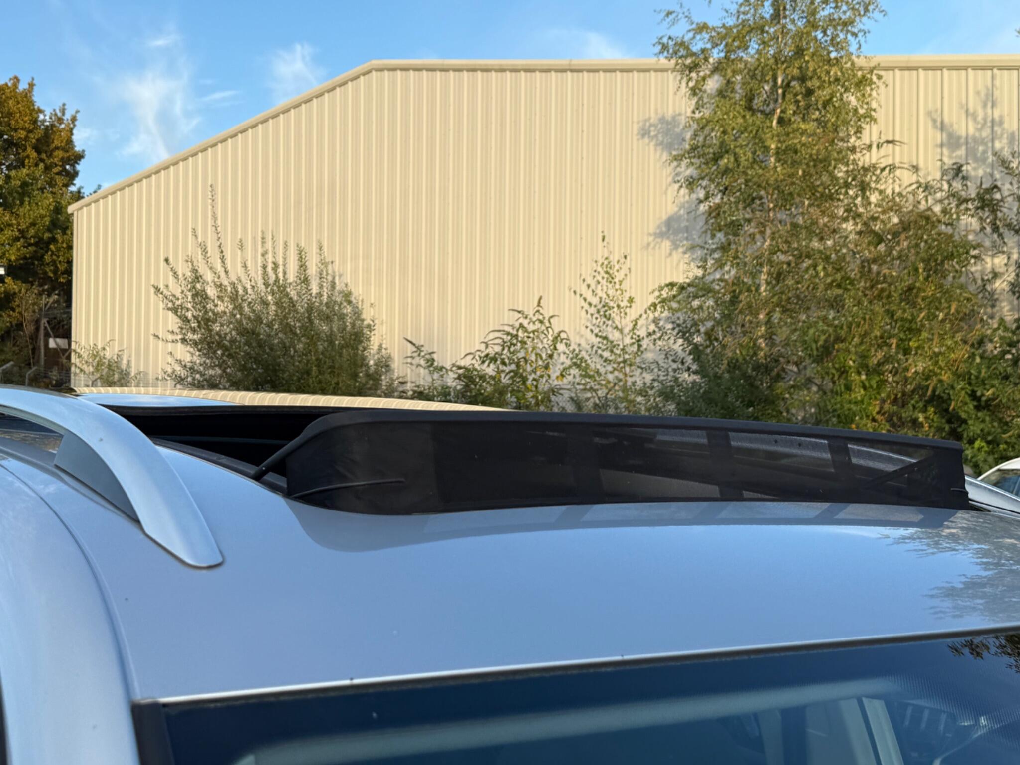 Volkswagen Tiguan - Image 16