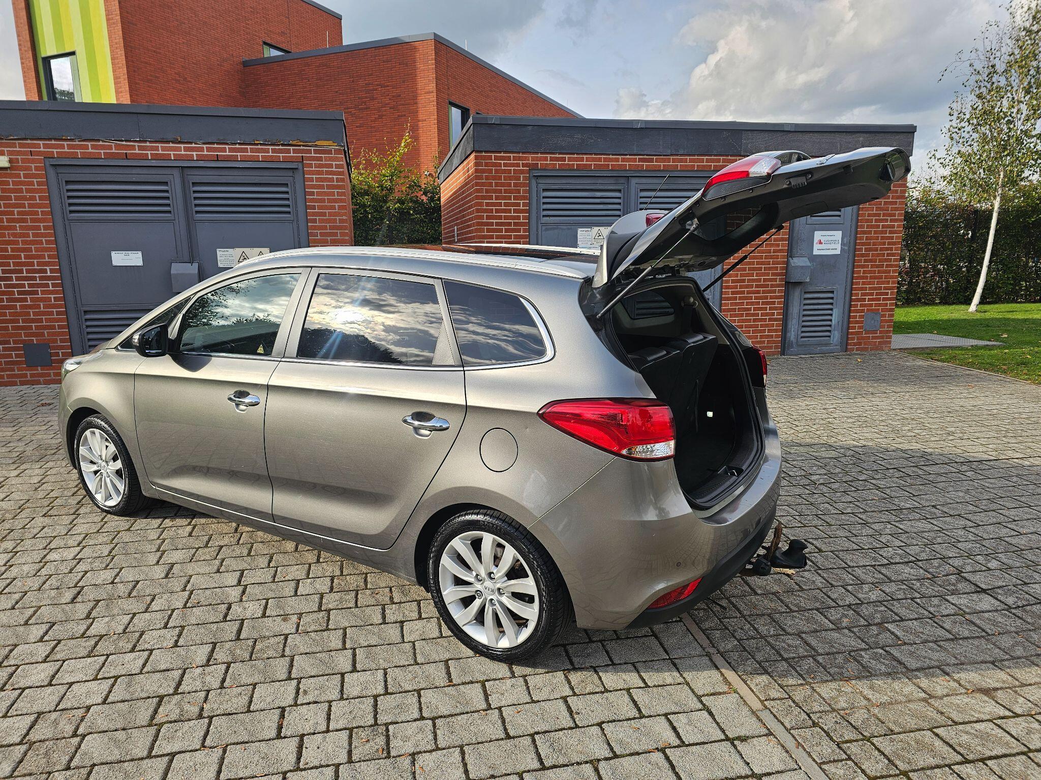 Kia Carens - Image 11