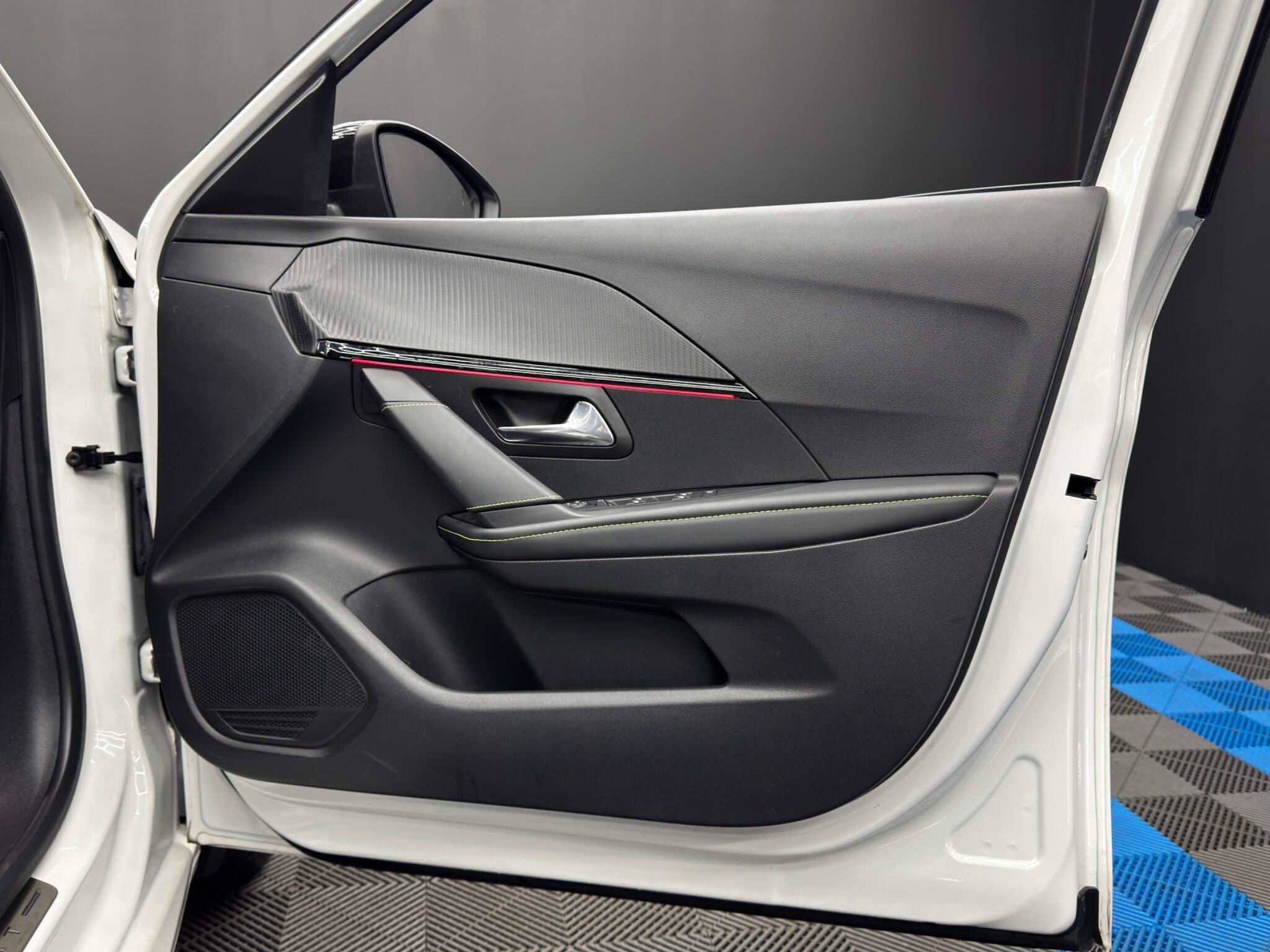 Peugeot 208 - Image 38