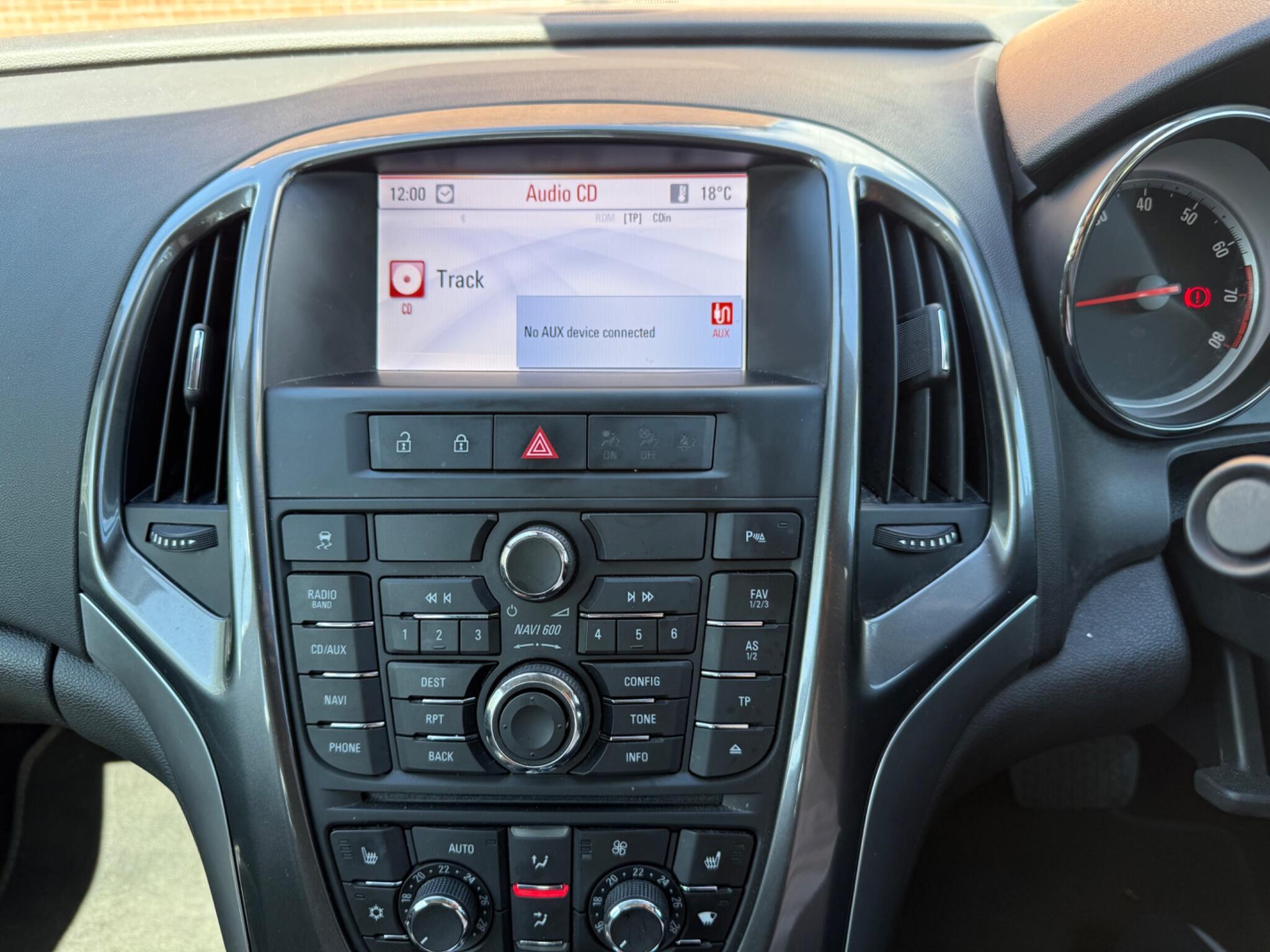 Vauxhall Astra - Image 12