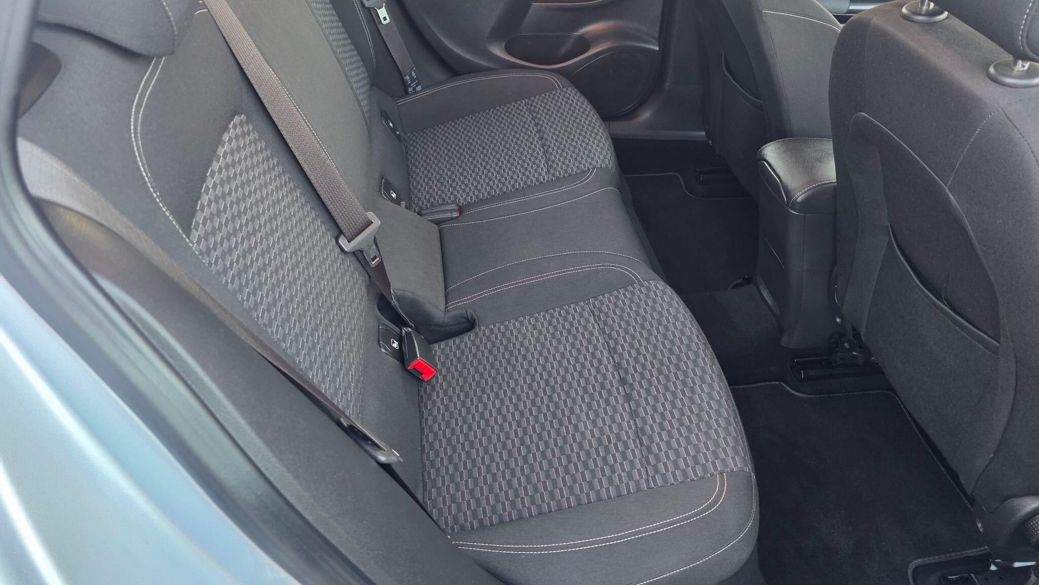 Vauxhall Astra - Image 32