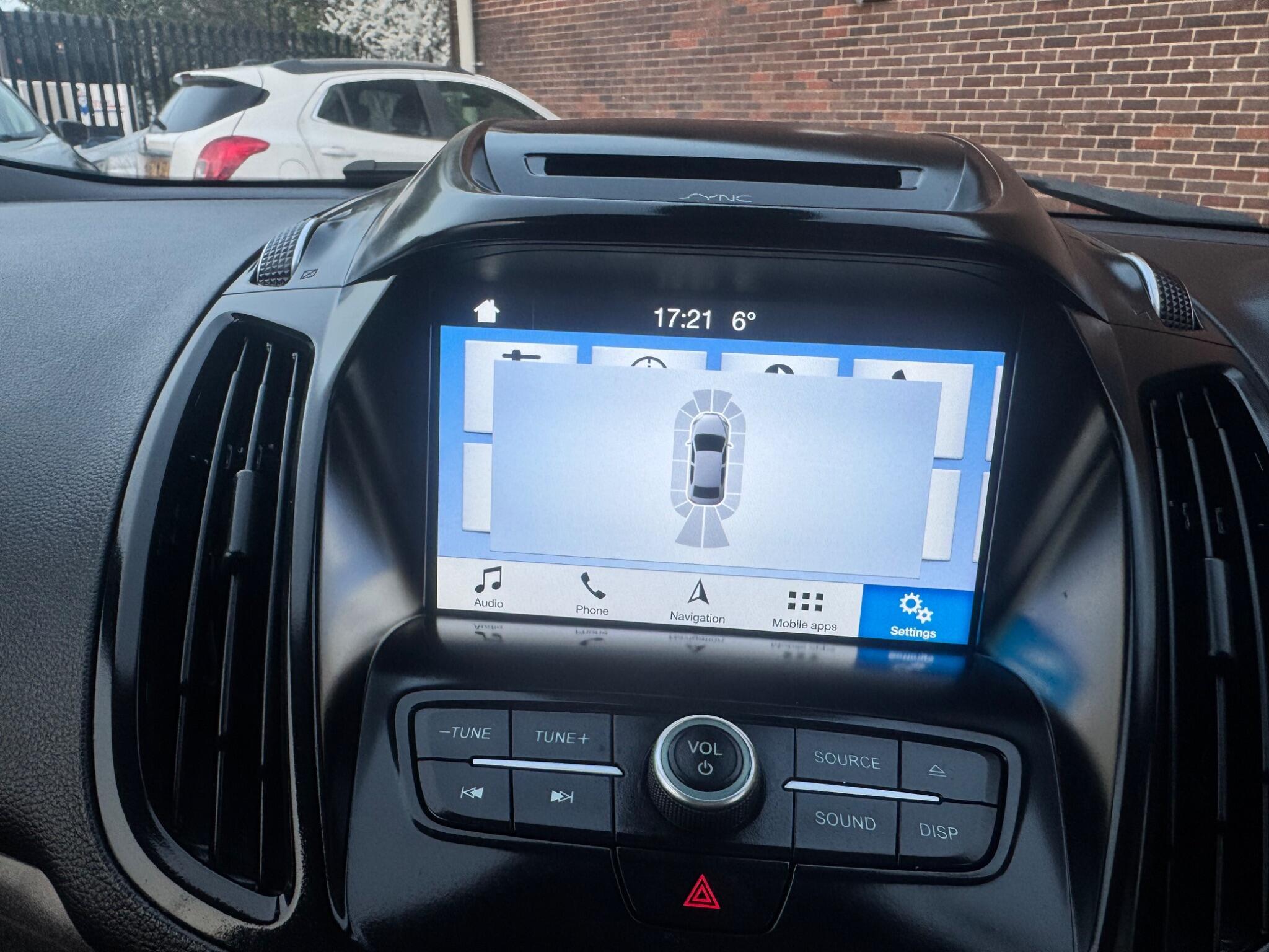 Ford Kuga - Image 38