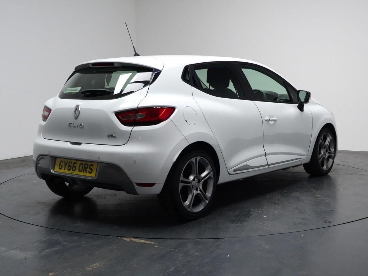 Renault Clio - Image 12