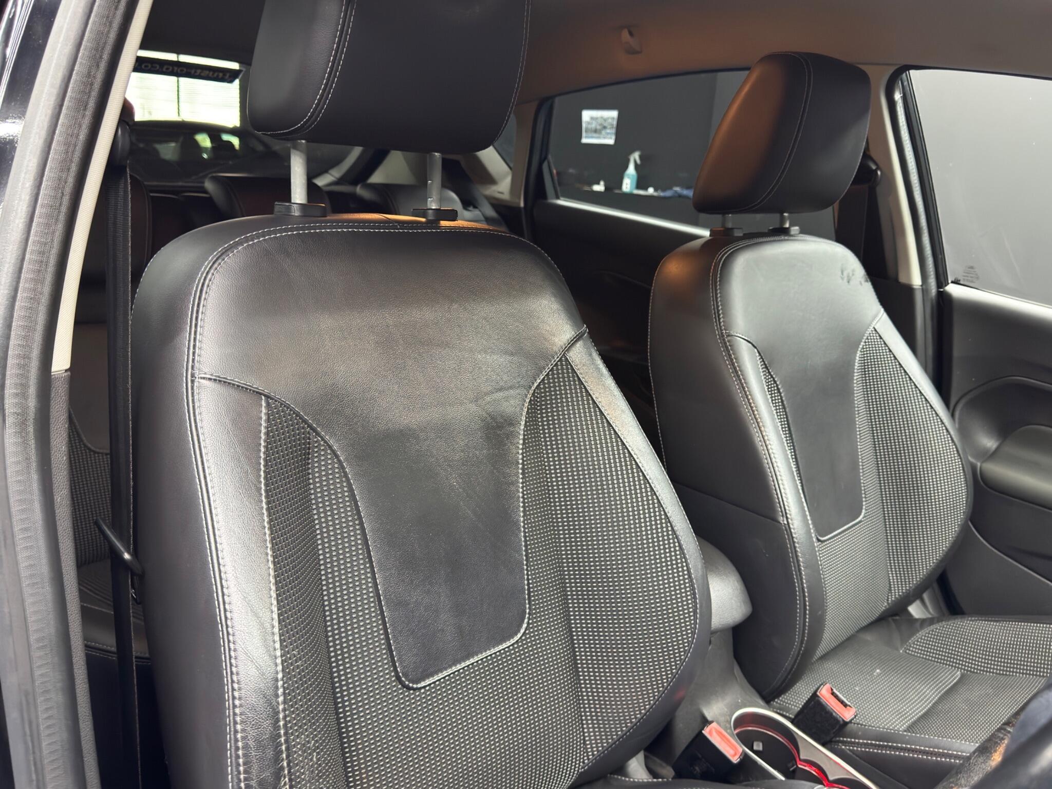 Ford Fiesta - Image 12