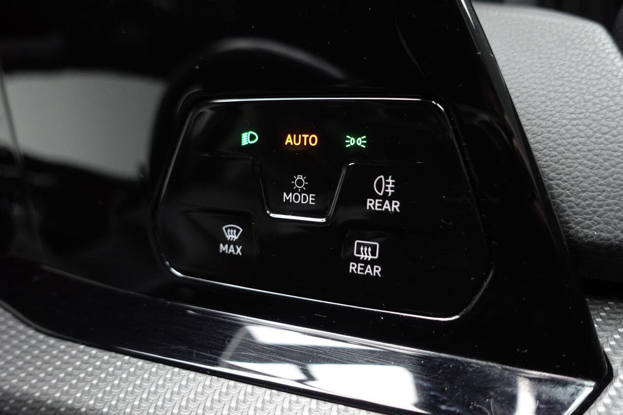 Volkswagen Golf - Image 53