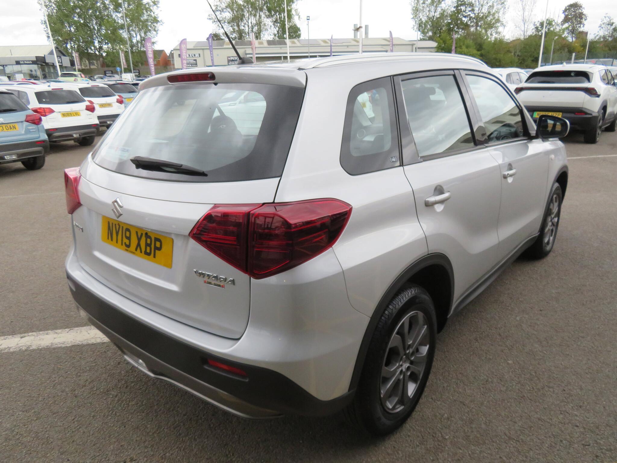 Suzuki Vitara - Image 9