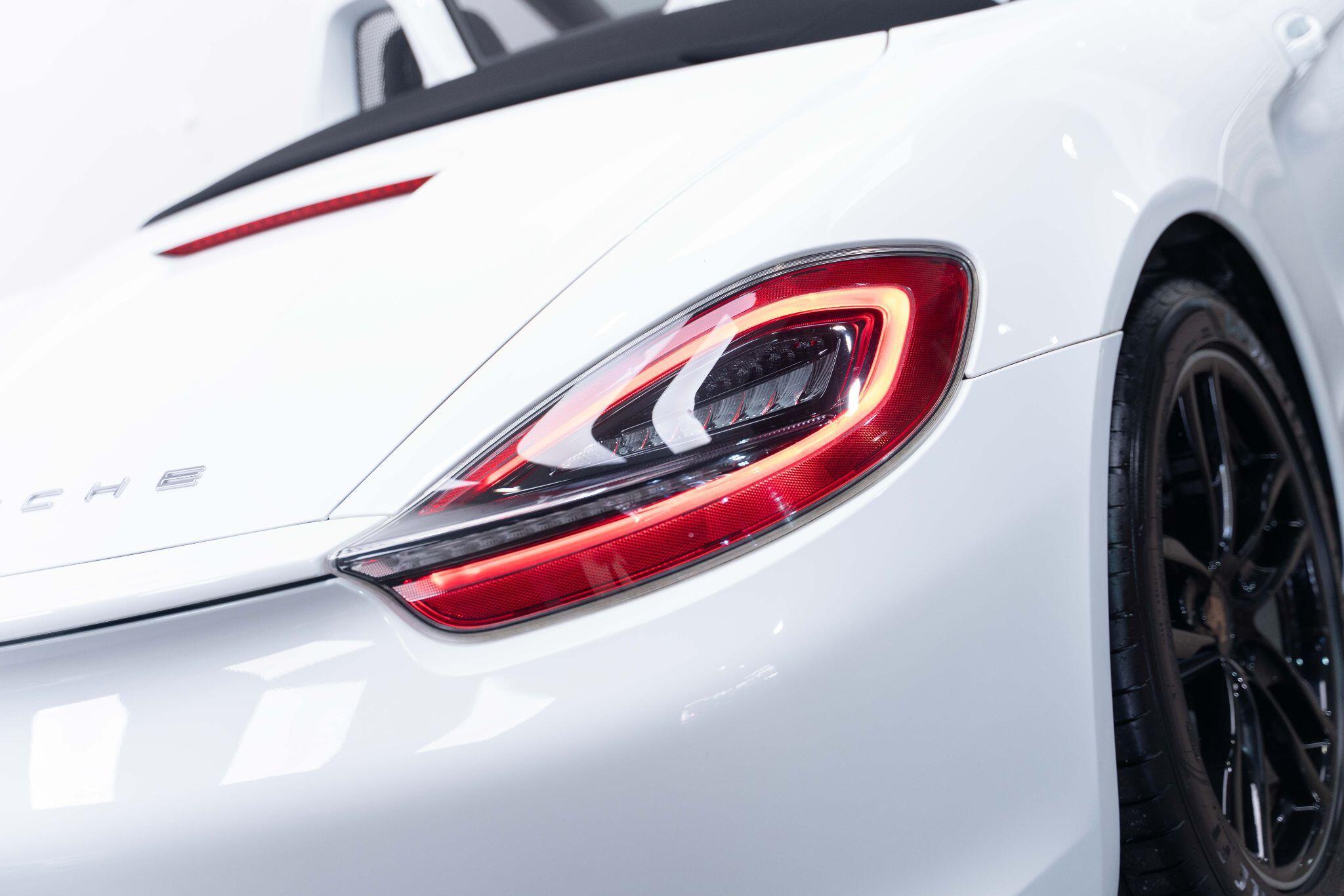 Porsche Boxster - Image 9