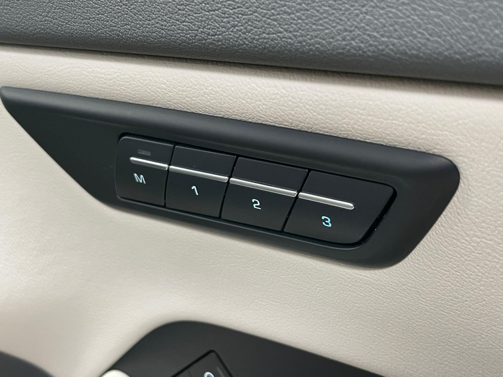 Jaguar E-Pace - Image 28