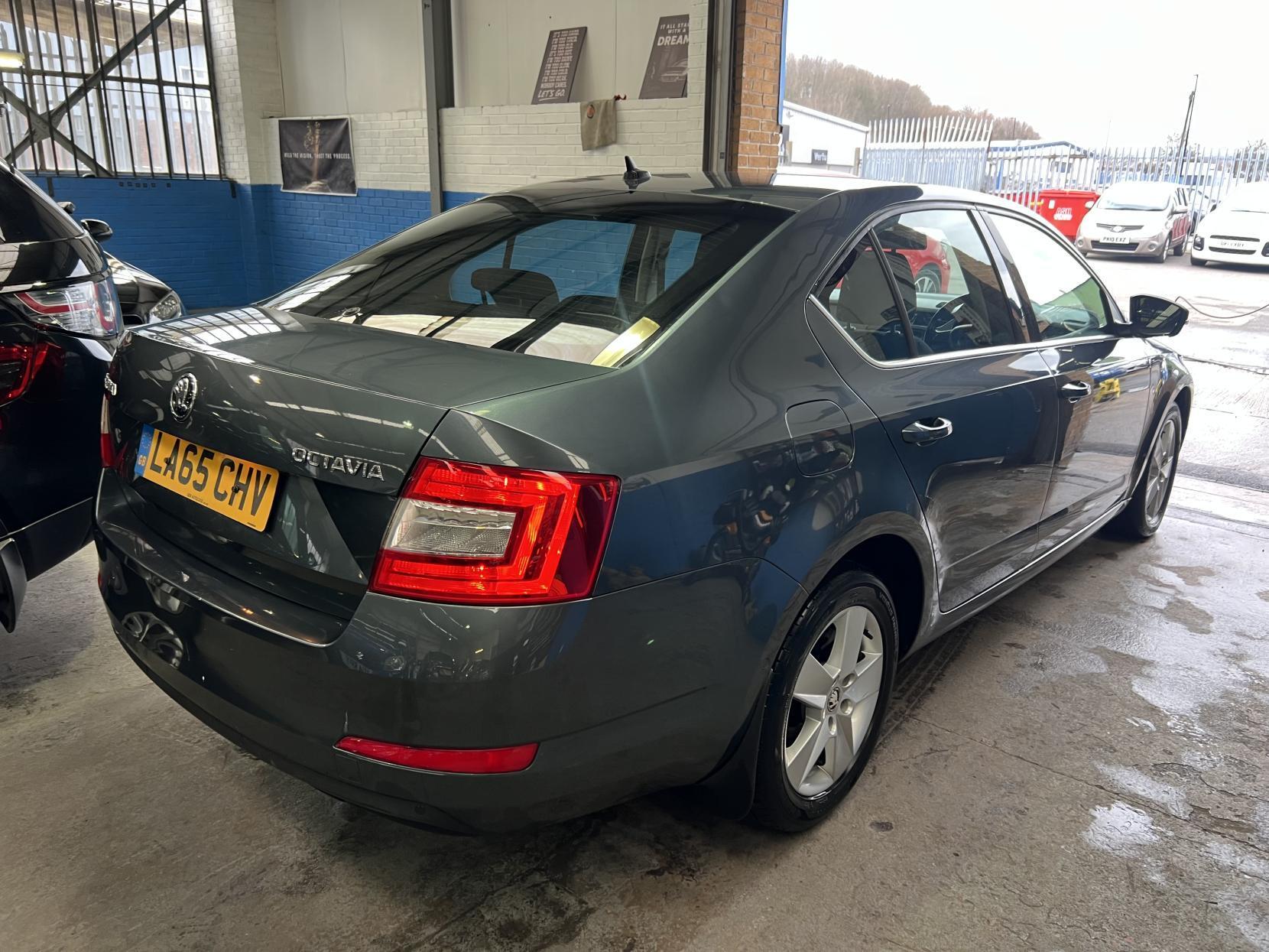 Skoda Octavia - Image 11