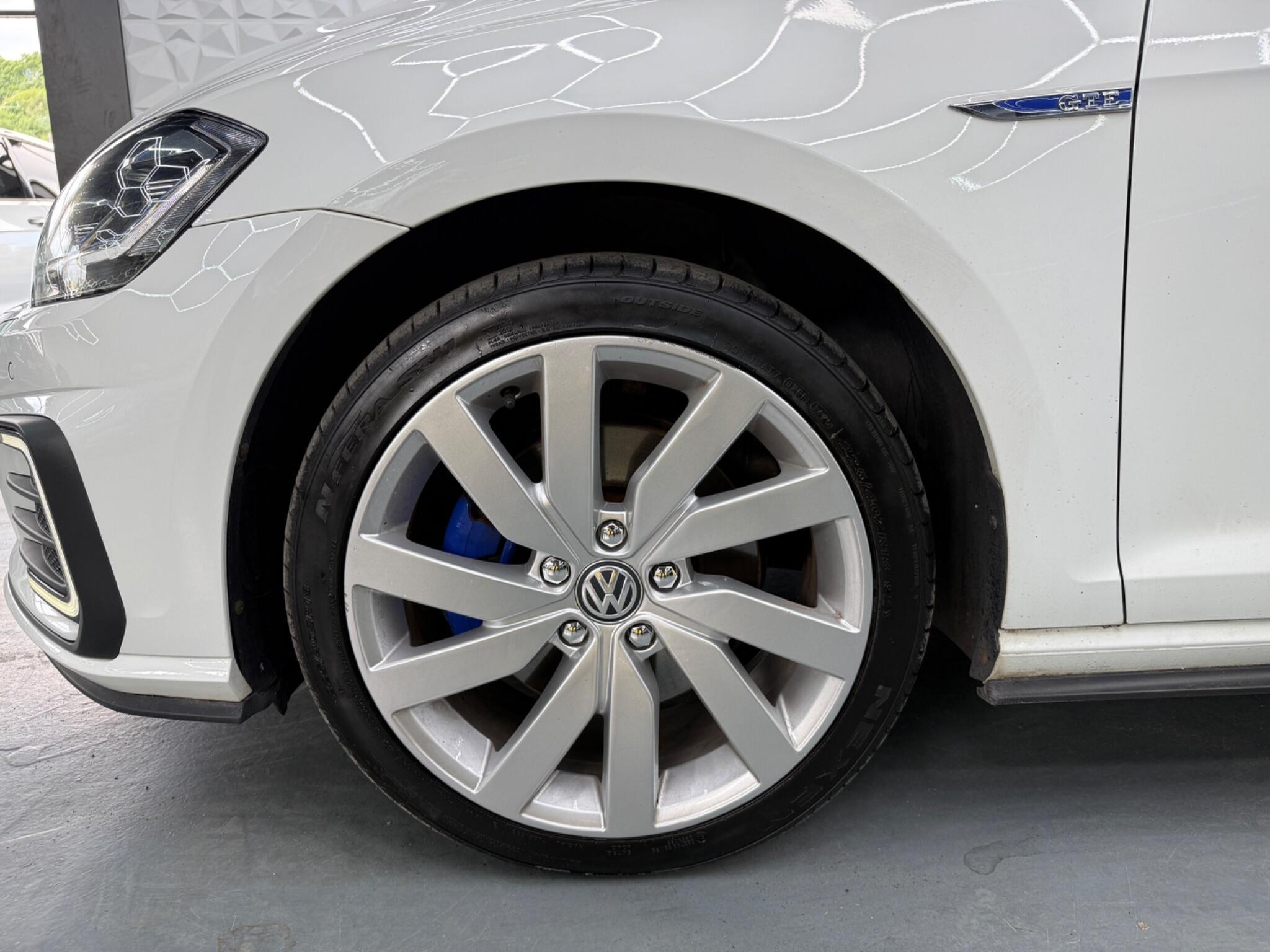 Volkswagen Golf - Image 6