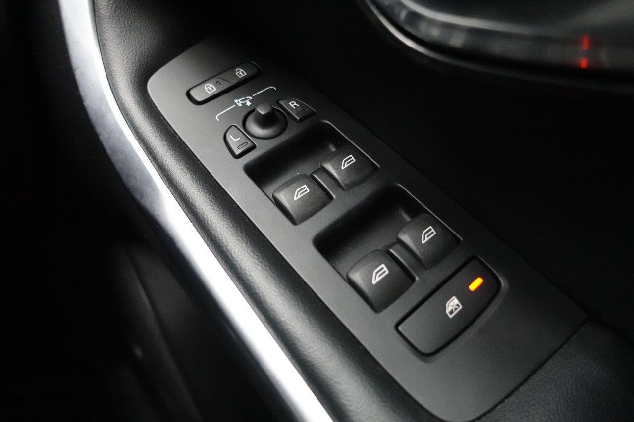 Volvo V40 - Image 42