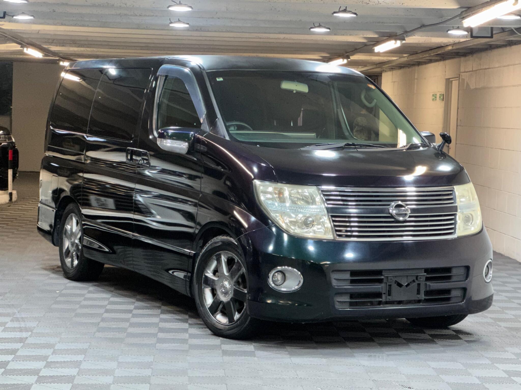 Nissan Elgrand - Image 7