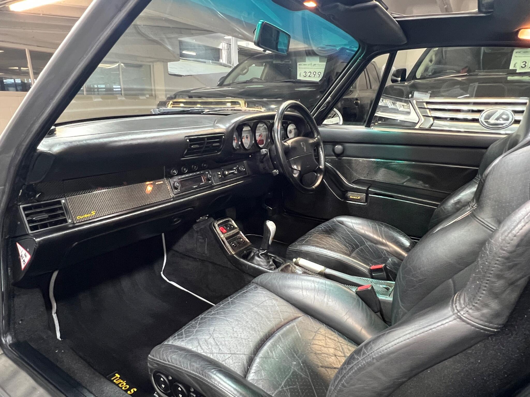 Porsche 911 - Image 10