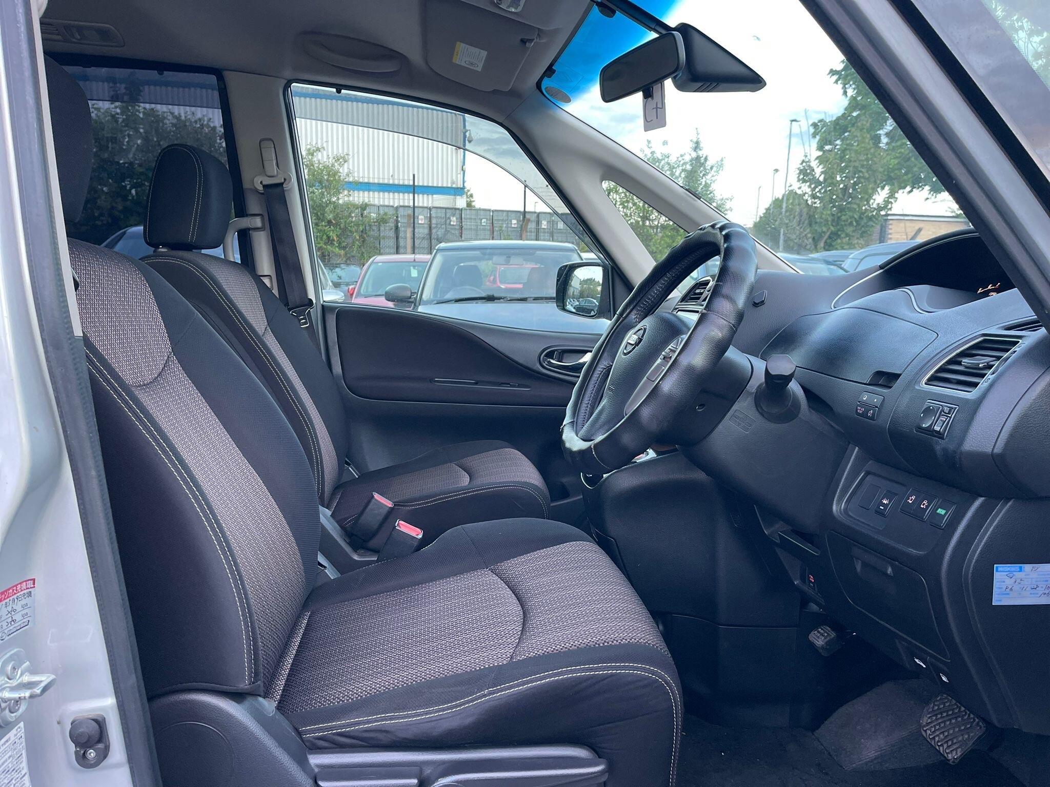 Nissan Serena - Image 12