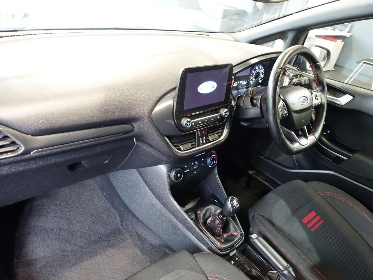 Ford Fiesta - Image 11
