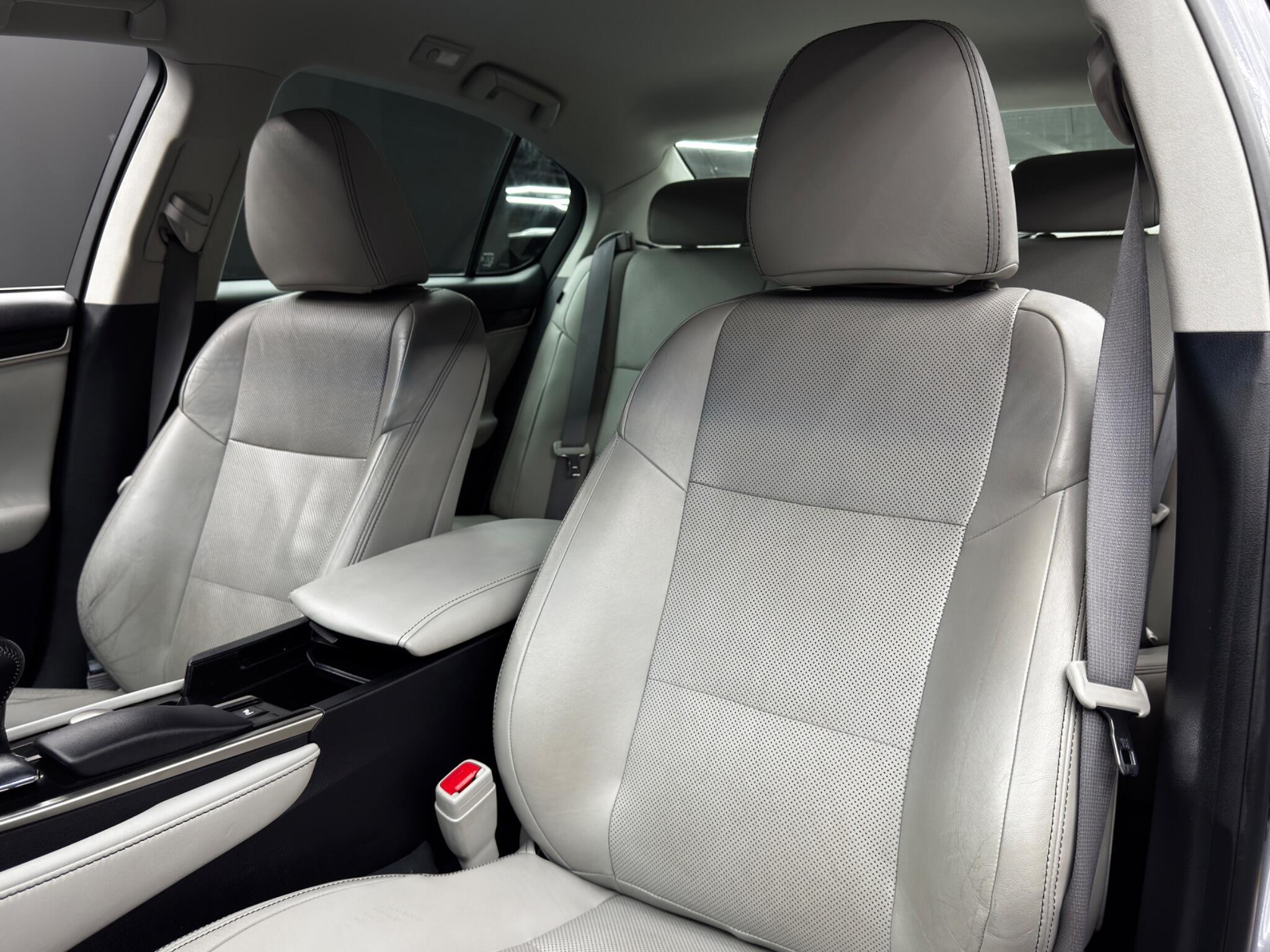 Lexus GS - Image 14