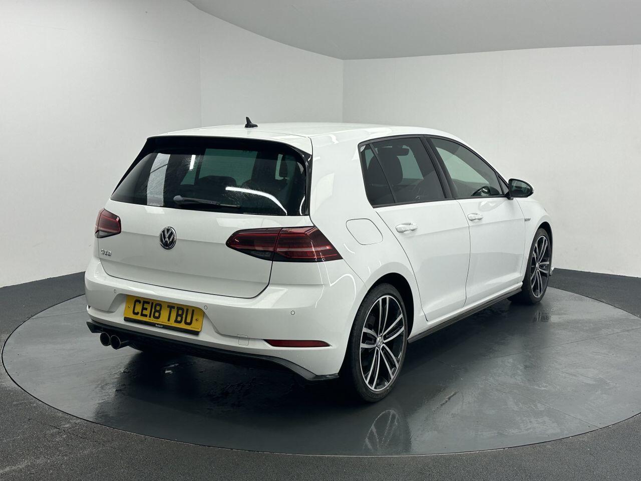 Volkswagen Golf - Image 9