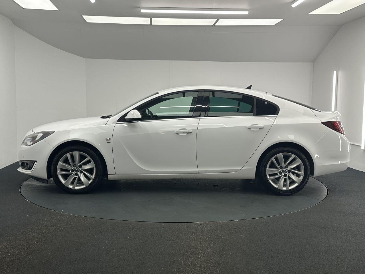 Vauxhall Insignia - Image 7
