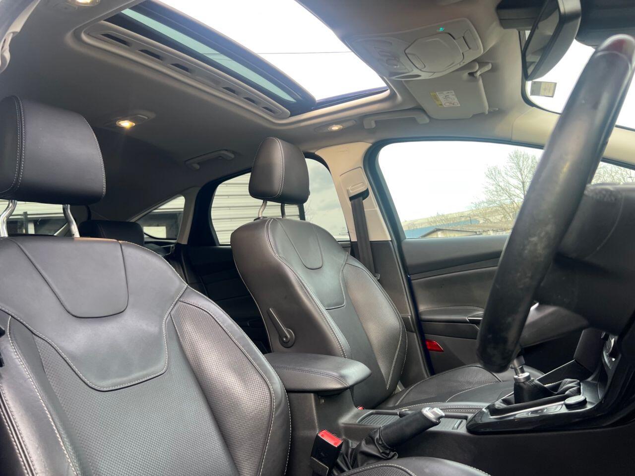 Ford Focus - Image 16