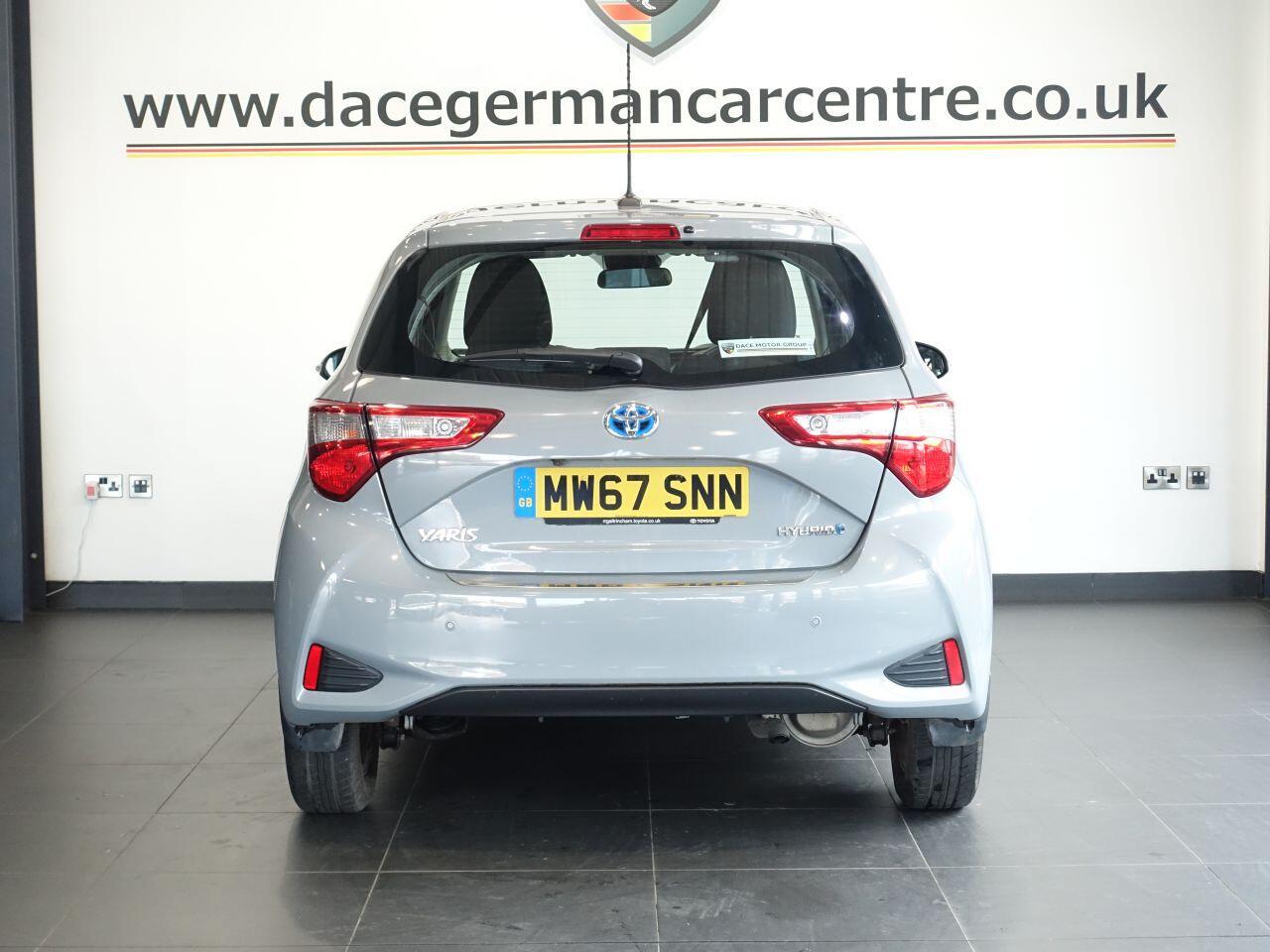Toyota Yaris - Image 7