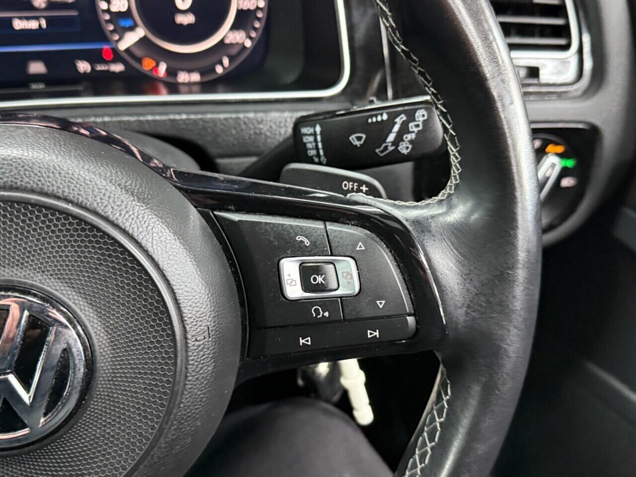 Volkswagen Golf - Image 18