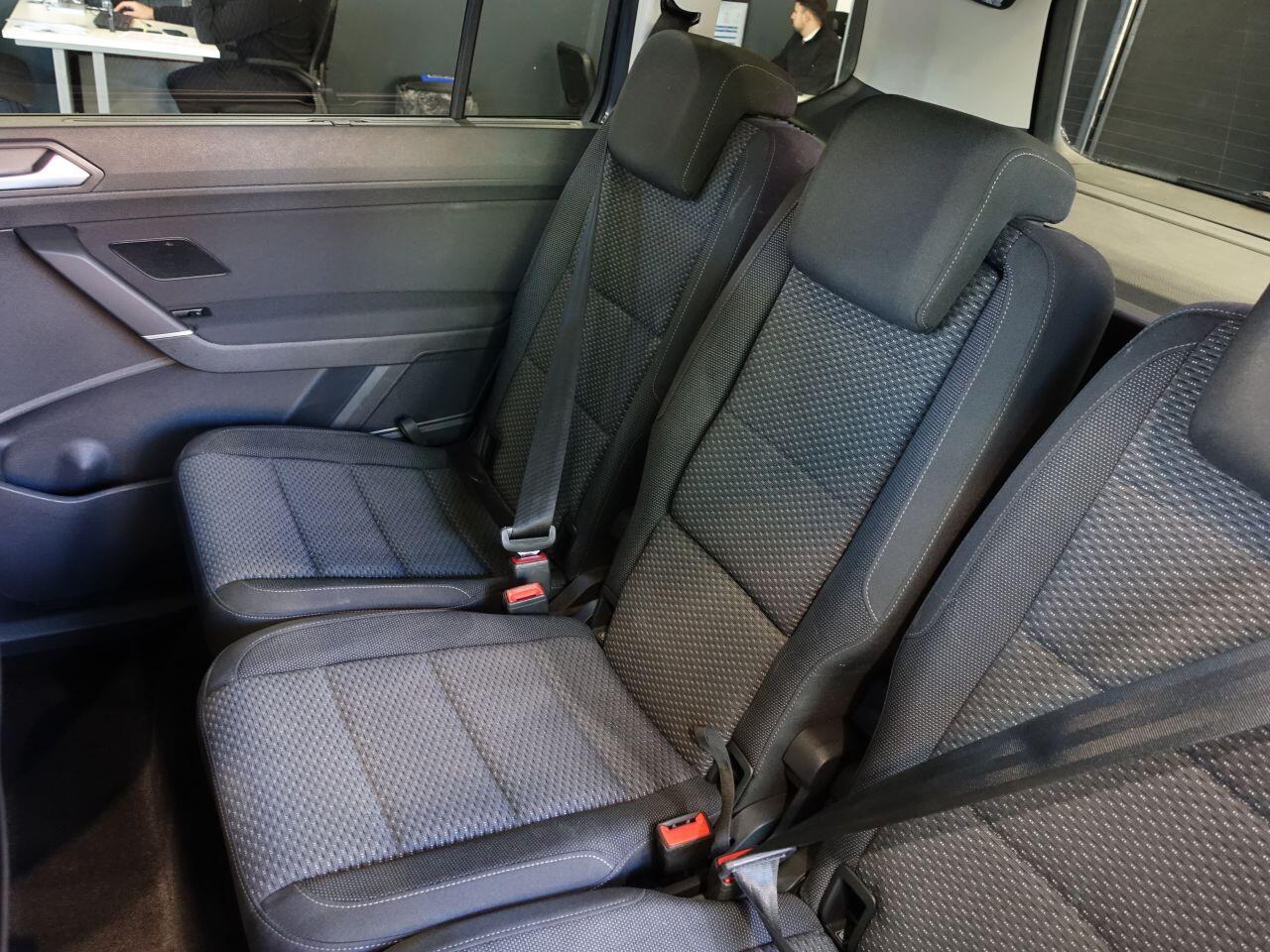 Volkswagen Touran - Image 19