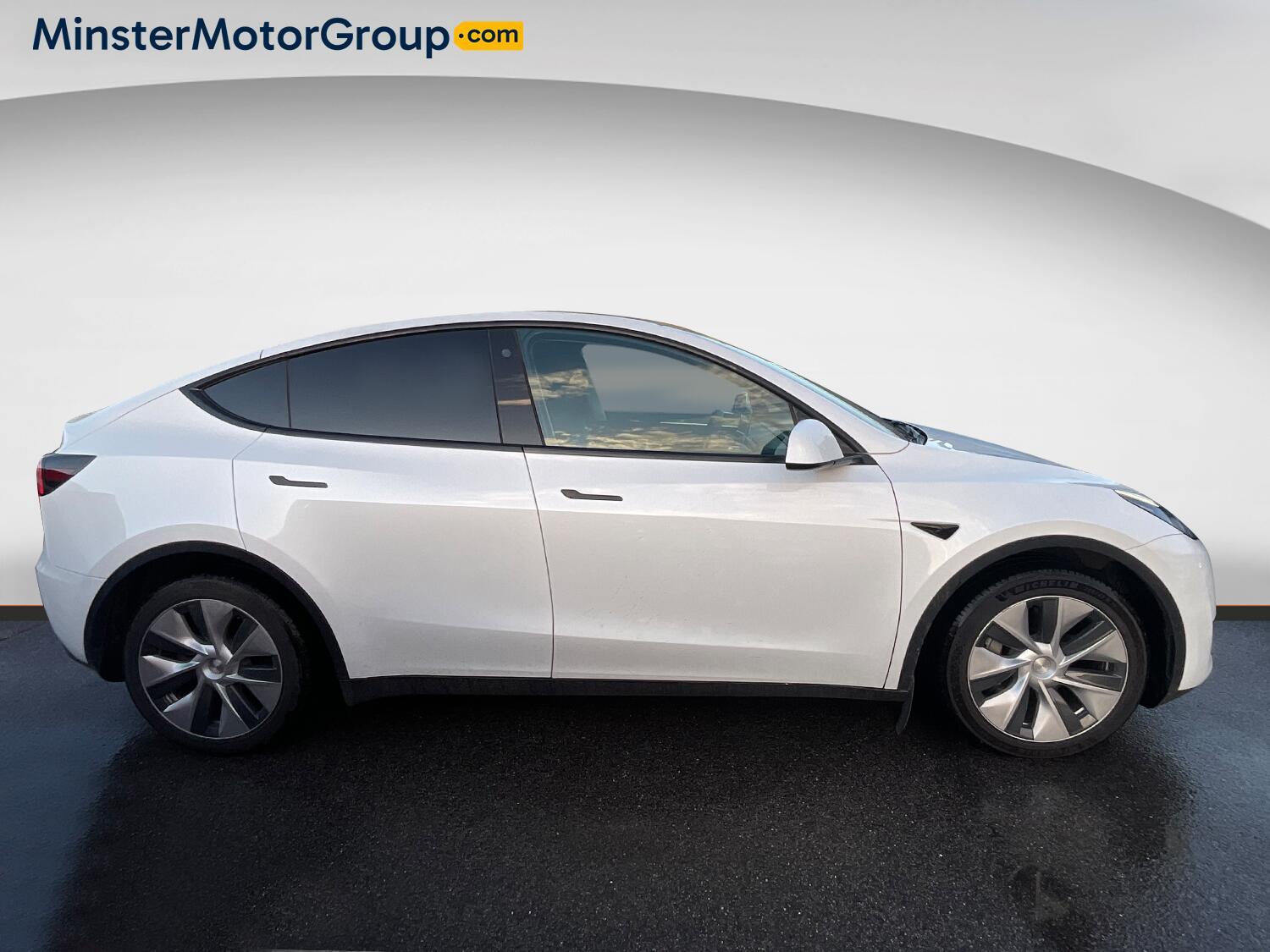 Tesla Model Y - Image 2