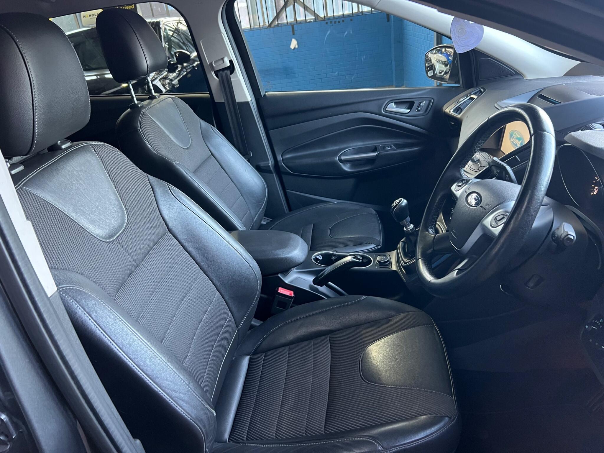 Ford Kuga - Image 16