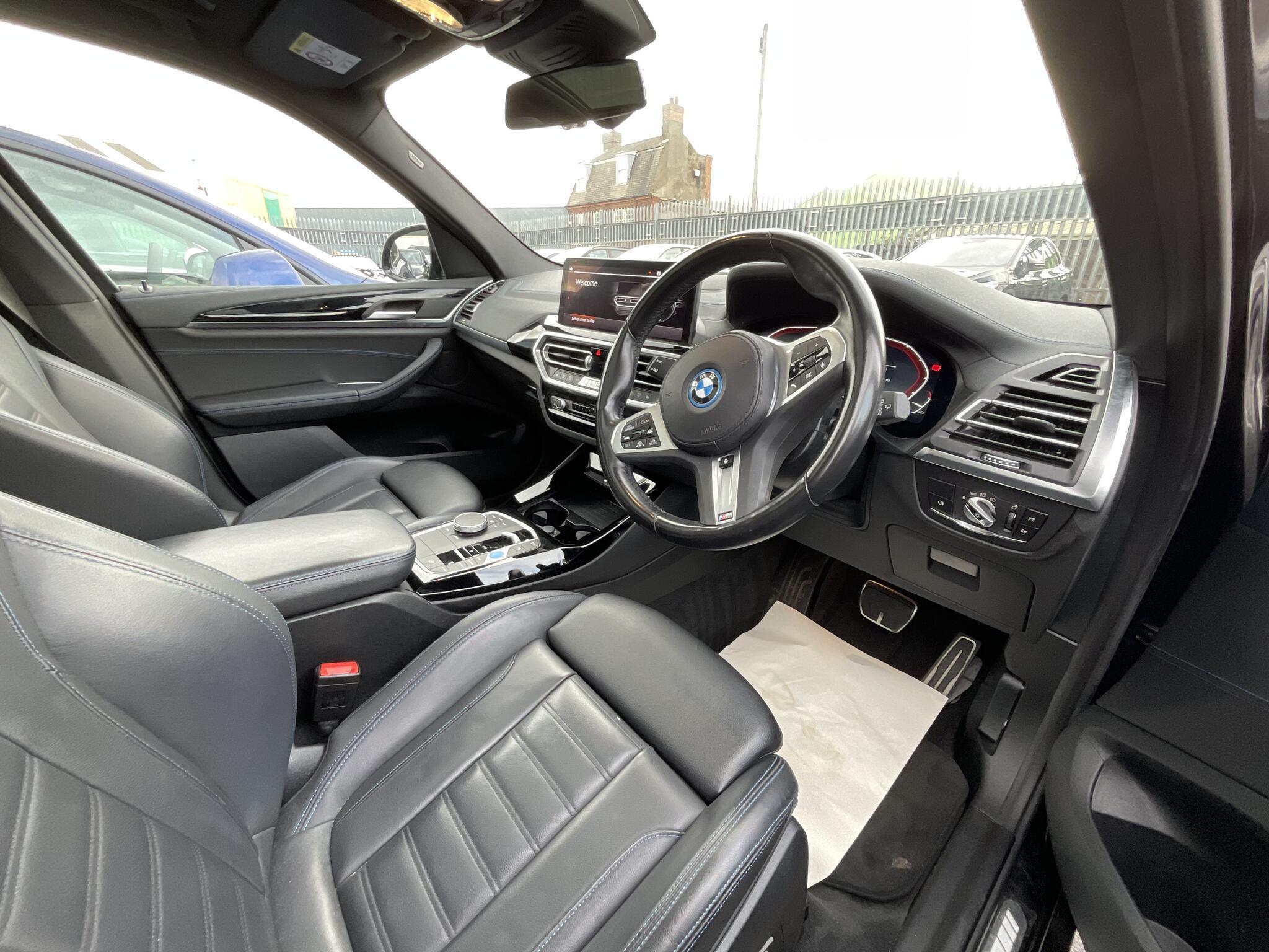 BMW iX3 - Image 7