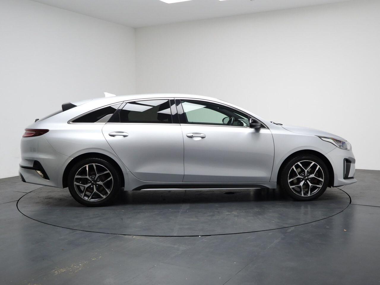 Kia ProCeed - Image 8