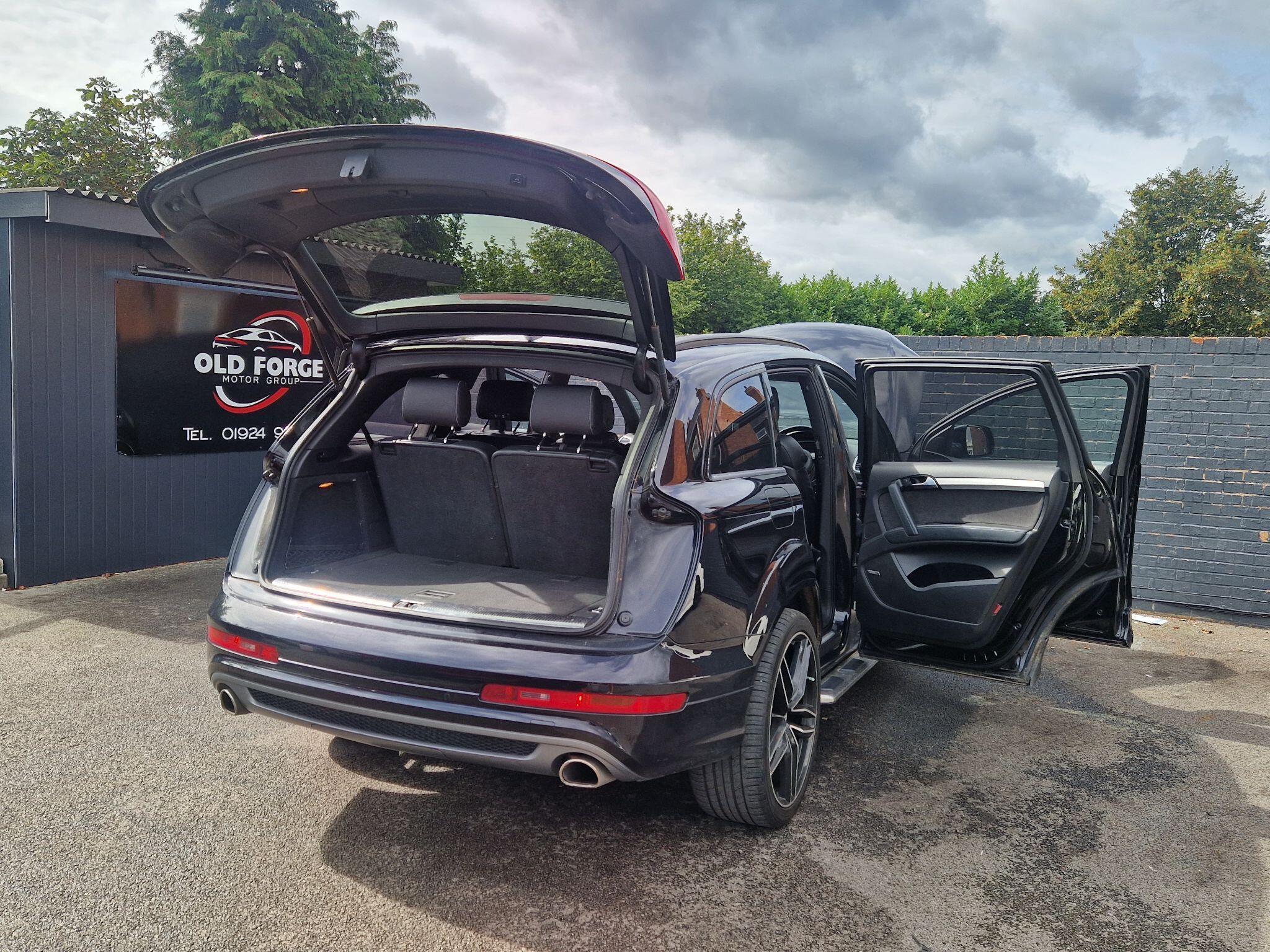 Audi Q7 - Image 8