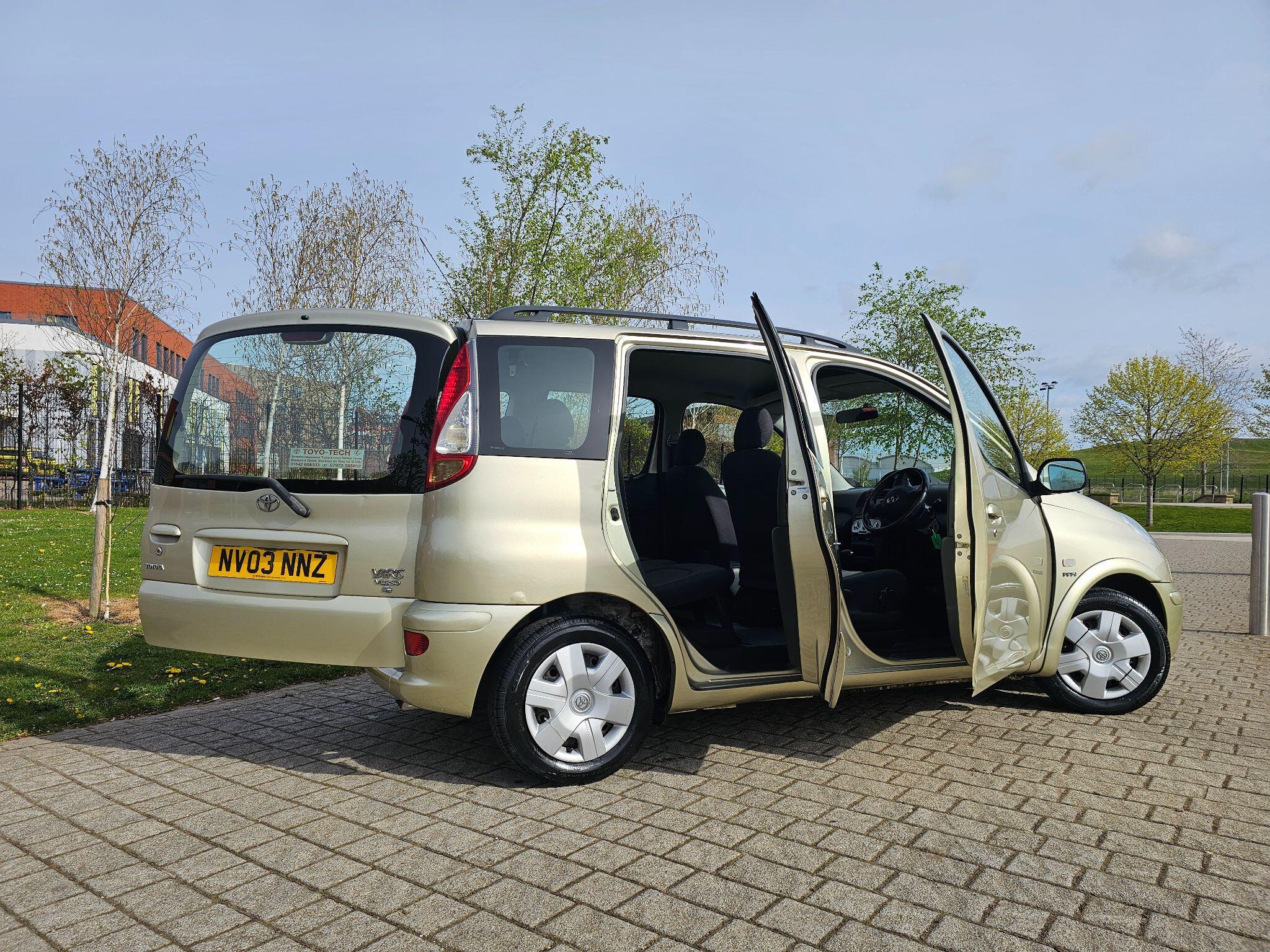 Toyota Yaris Verso - Image 11