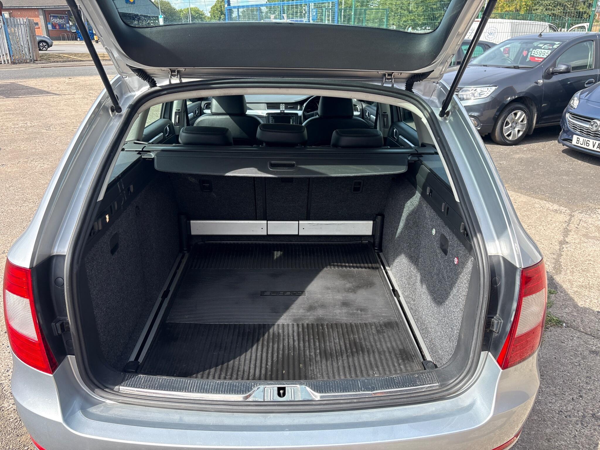 Skoda Superb - Image 18