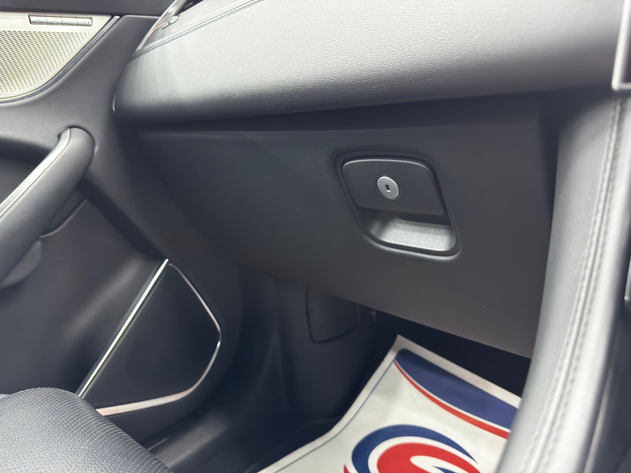 Jaguar F-Pace - Image 38