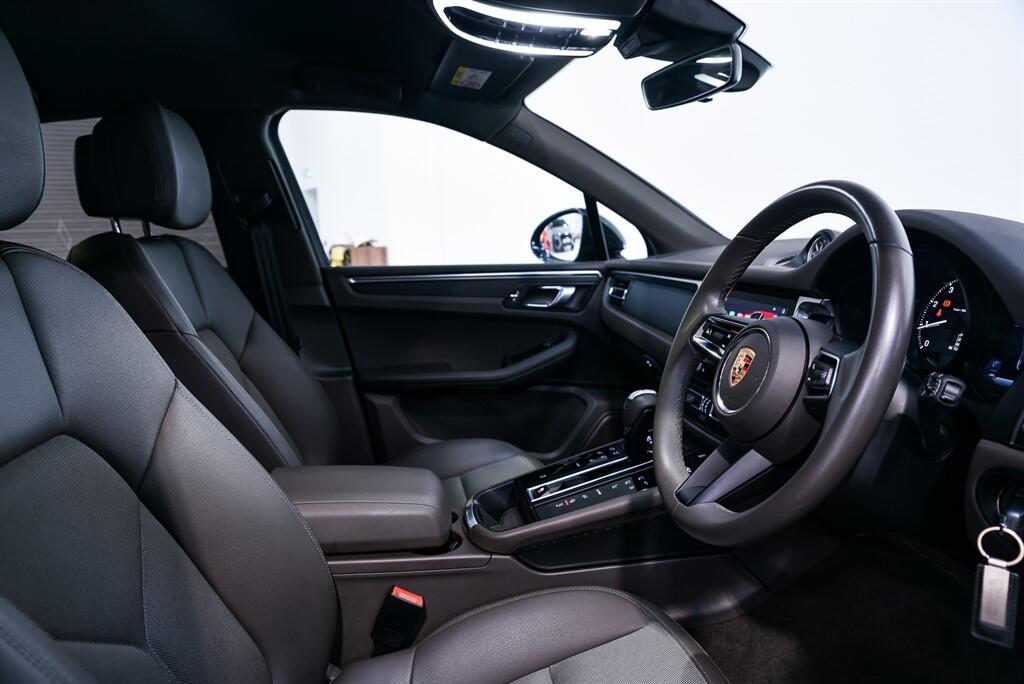 Porsche Macan - Image 17